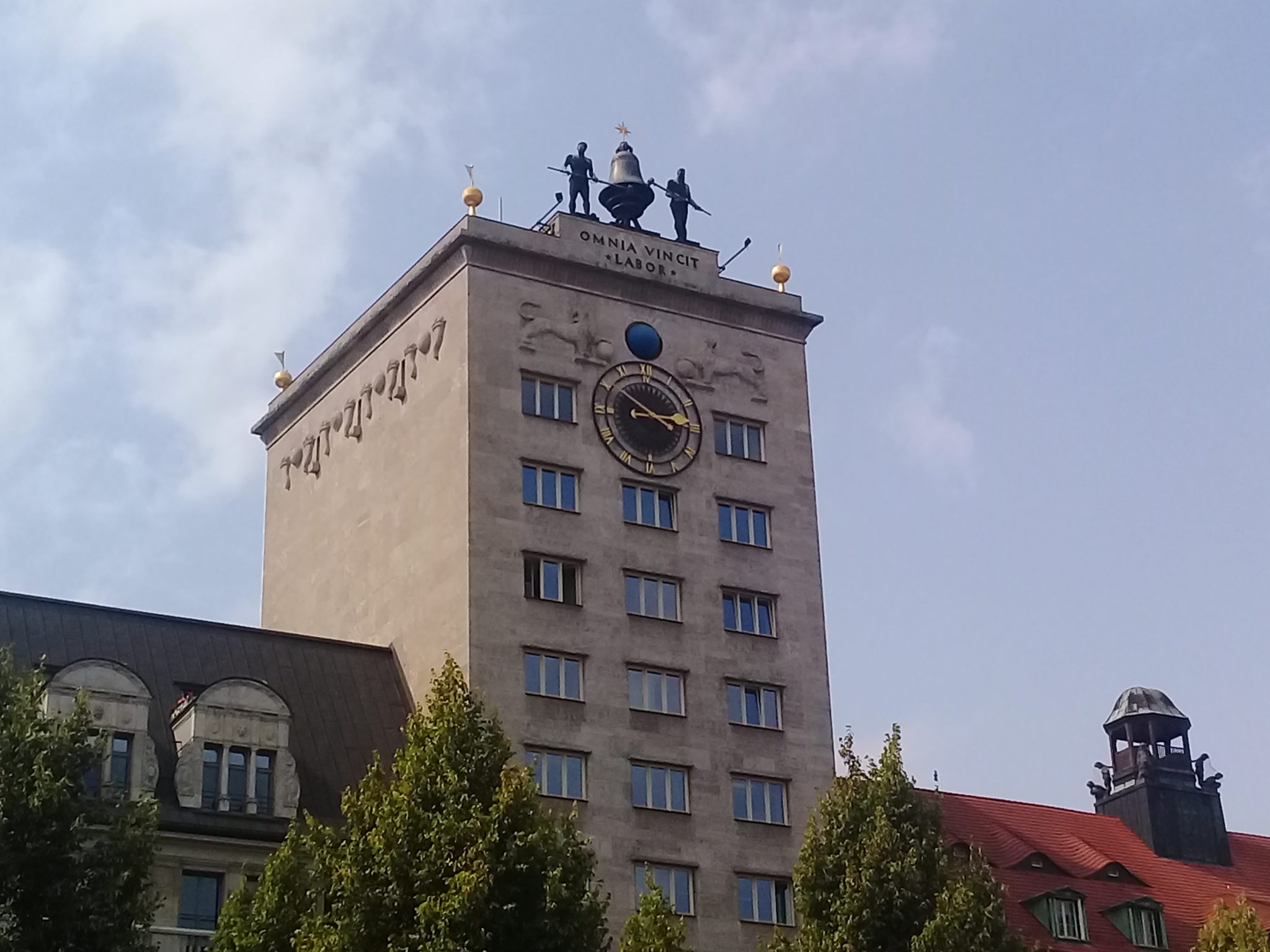 Kroch-Hochhaus. Высотка Кроха